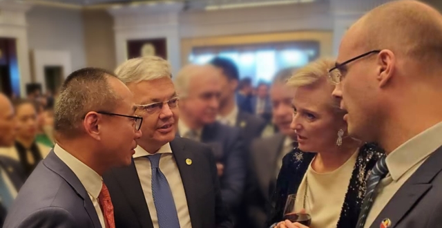 比利时公主访华,都乐旗下啤梨大放异彩