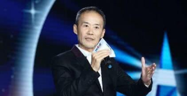 巡市丨王石每年能拿一千万元退休金 万科的中小股东同意吗？_腾讯新闻