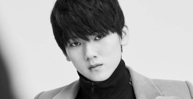 男人装记者突访jkl,摄影师意外拍出阿水手机秘密,网友:被抓到了吧!