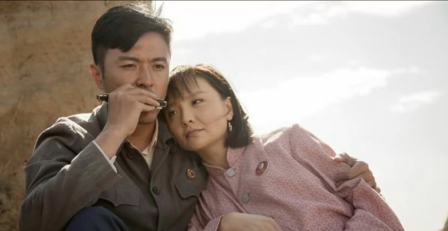 电影牧马人和电视剧灵与肉里的许灵均你喜欢谁