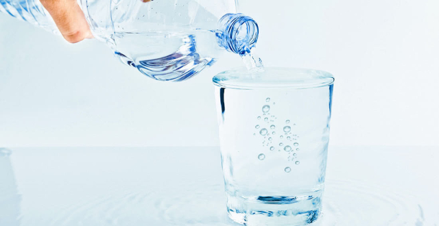 200克60%盐水,倒出50克加满水再加10克盐,求做3次后的盐水浓度