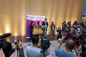 香港公布新型冠状病毒高度疑似感染者所乘车次