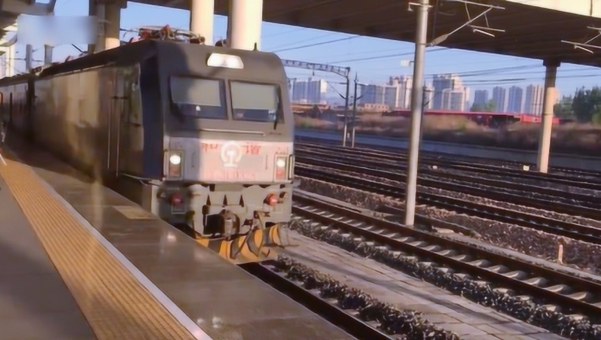 全程34.5小时日照开往牡丹江 k1452次列车中途停靠秦皇岛站