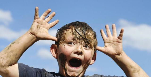 孩子调皮捣蛋,只是在表达个人需求,家长应使用"真爱法则"!