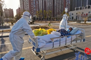 300米，路难行！一场“生死时速”的转运