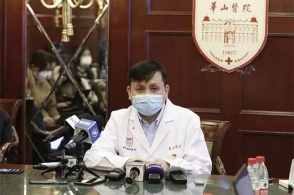 “硬核”医生张文宏：你得给老百姓讲真话