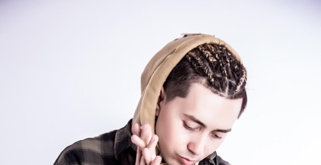 新疆最受欢迎的歌星 《阿卜拉江》-ablajanawutayup