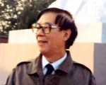 柏杨诞辰100周年丨“独家”背影，我的父亲柏杨_腾讯新闻