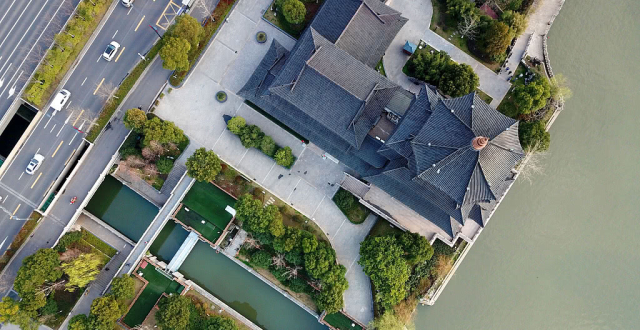 春风又绿江南岸 航拍南京城墙水西门遗址绿意葱茏