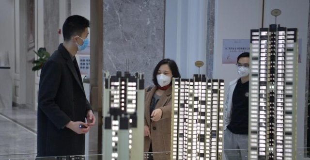 无视独家代理协议，他被判支付违约金8万元_腾讯新闻