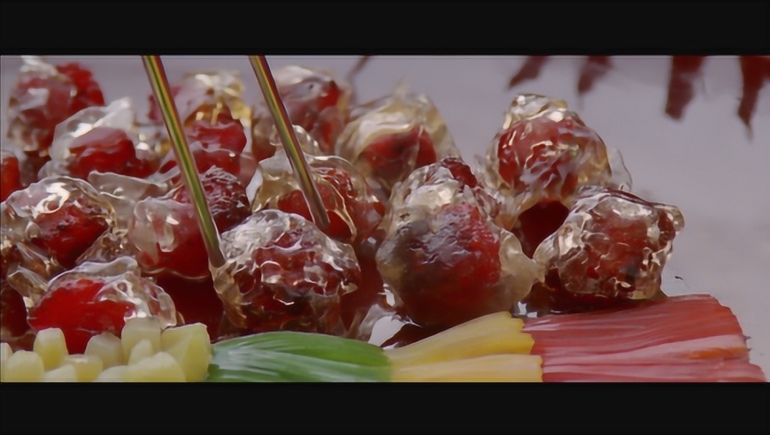 满汉全席名菜咕噜肉,一筷子下去就碎了,让人食欲无穷