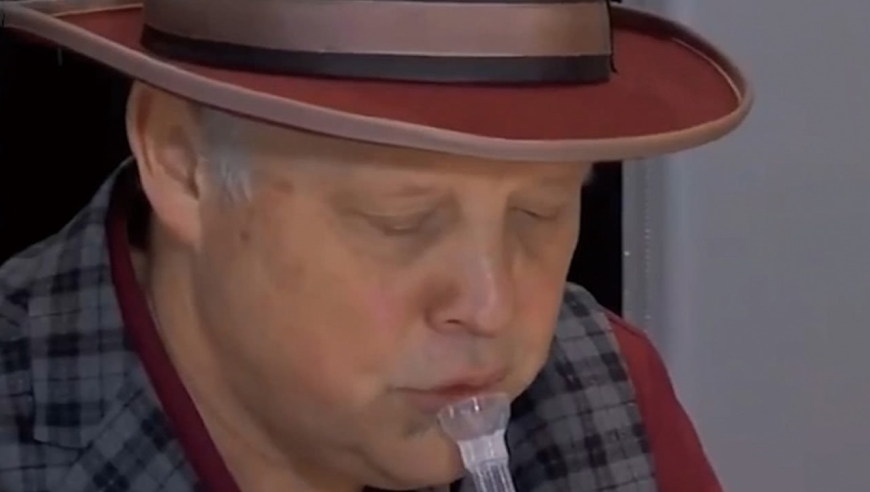 美国推"唾液检测" 吐口吐沫就能检测新冠病毒?