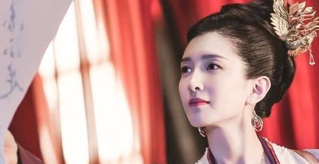 清平乐：曹丹姝怀孕7月惨遭流产，王凯心疼抱住，张妼晗脸色煞白_腾讯新闻