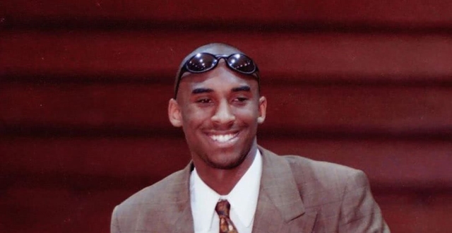 24年前的今天17岁科比参加nba选秀!