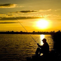 每日一钓 美女钓鱼搞笑视频 手竿水库野钓实战