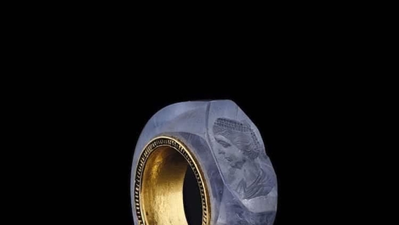 ��ö��ָ����2000����ʷ���������ڱ�Ű�Ĺ������ʵ�