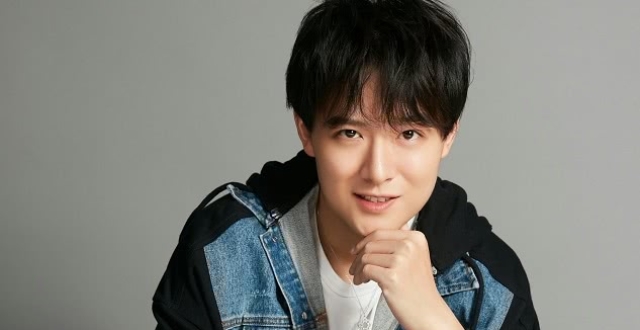 《秋蝉》热播 傅方俊清爽写真曝光展阳光笑容