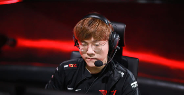 Faker卡牌再现落地金身 T1 2-1HLE收获夏季赛首胜_腾讯新闻