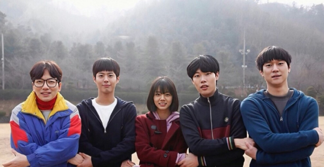 请回答1988主演重聚,遗憾的是狗焕没有出现在合照中,难道是因为德善?