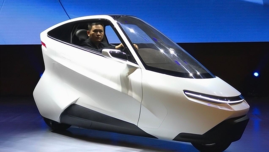 中国首款"2轮平衡电动汽车"量产,卡车都撞不倒,时速120公里