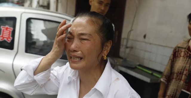 ��ˮ����������̻���30���ֿⱻ�ͣ�Ů�ϰ���ʧ2000��