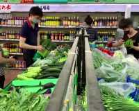 记者探访乌鲁木齐社区蔬菜直销点：有60种限价蔬菜供应