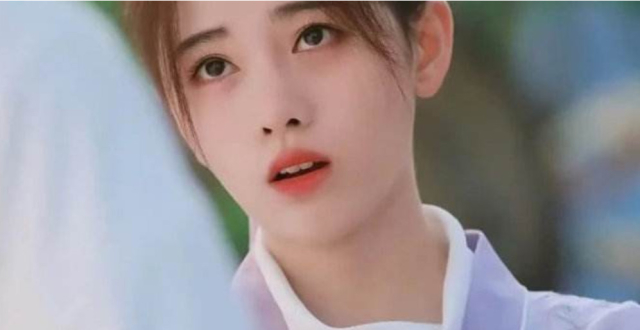 鞠婧祎红唇细眉演男装,新剧造型被网友疯狂吐槽,于正吐槽近视眼!