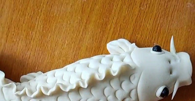 00后肯定没见过的玩法,农村大姐做面塑,轻松几步变成"鱼"