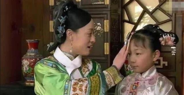 孙俪妹妹晒童年一寸照 满脸婴儿肥甜美可爱