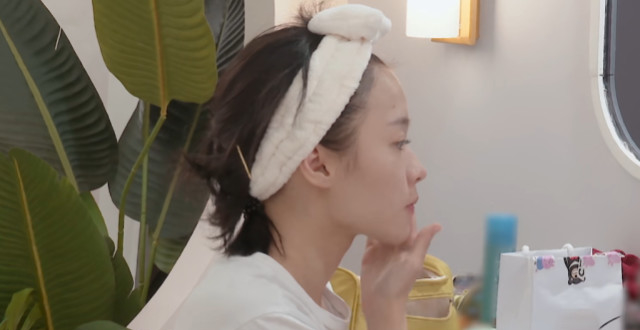 《心动的信号》女嘉宾卸妆,女三没差,女二显小,女一差距太意外