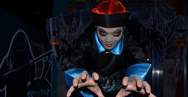 僵尸为何都穿清朝官服?并非没有原因!网友:看完吓得脊背发凉!