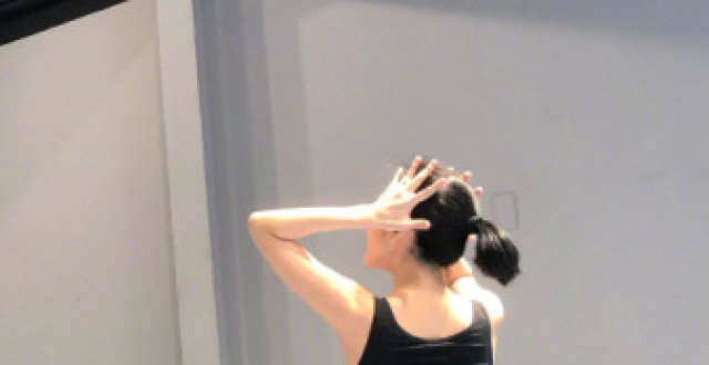 小S与大女儿合照，担心被艳压耍小心机，配文疑暗示要参加浪姐？