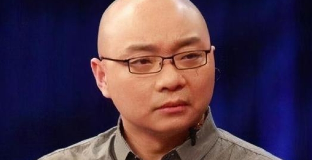 他跟妻子同是央视主持人,共同辞职自己创业,一年融资过亿美元