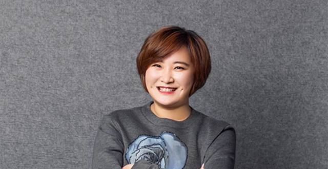 从喜剧女王到电影大女主 贾玲要用妈妈的故事打造票房10亿＋