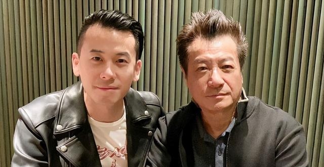 帅气！72岁石修晒合照颜值完胜儿子，从影六十多年几乎零绯闻