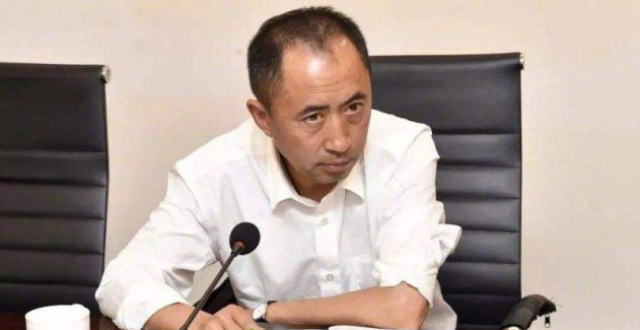 刀文兵案还原：死者为法院女副处长，23楼坠下，警方曾现场模拟“跳楼”_腾讯新闻