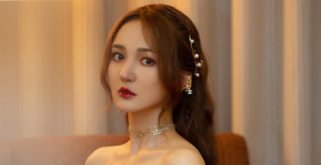 芒果台小花背后开撕？沈梦辰节目中吐槽同事，靳梦佳被迫上热搜