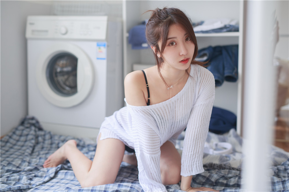 黑川 NO.049白色洞洞毛衣私房写真[50P/322MB]-觅爱图