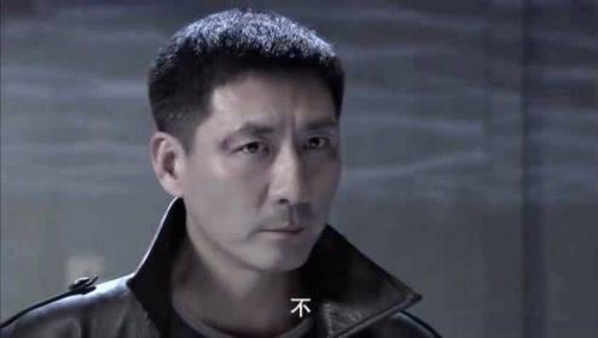 燕双鹰笑道:很多年前,我有个绰号叫半人半鬼!