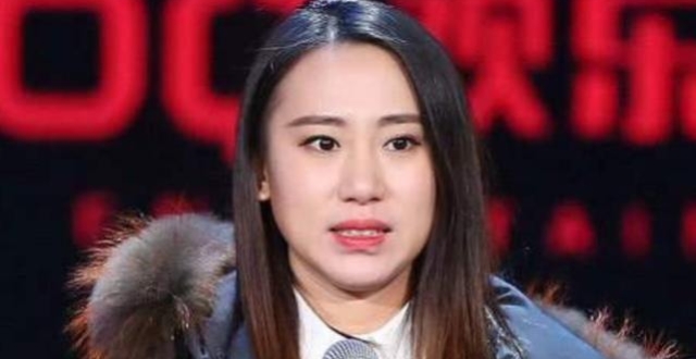 她被赵本山捧了十年,因春晚而走红,现在的丫蛋过得如何?