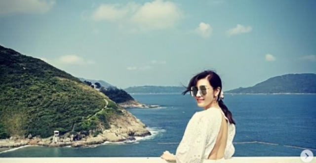 李嘉欣晒夫妻合照庆结婚12周年，高调表白老公：做他妻子很快乐