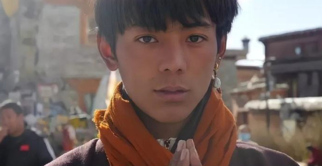 大型尴尬现场！网红藏族小伙丁真表白女生被拒，对方曝光聊天记录