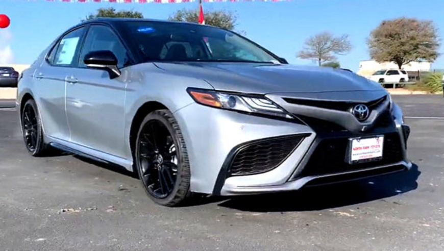 丰田2021款凯美瑞终于来了,实在是漂亮,能否碾压宝马3系?