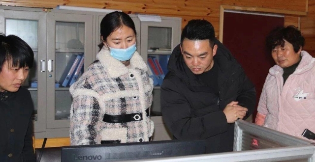 赵亮作品《棰牛蛋》【视频】界首市为荣立三等功现役军人家庭送喜报