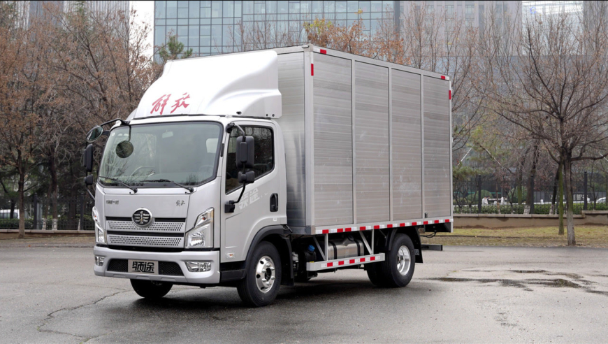 全面试驾解放领途轻卡,新驾驶室不仅好看还超舒适