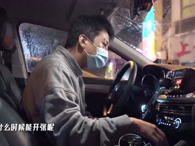 邓超在重庆开出租车,当乘客说出目的地的时候,根本没有听懂!