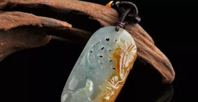 翡翠手镯的四大寓意