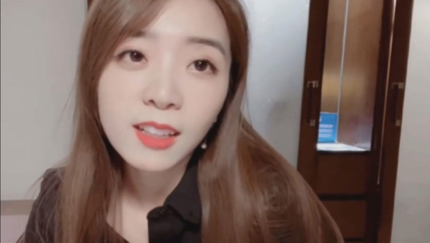 lol:死亡宣告深夜发果照示爱余霜,看完他的身材,网友差点笑岔气