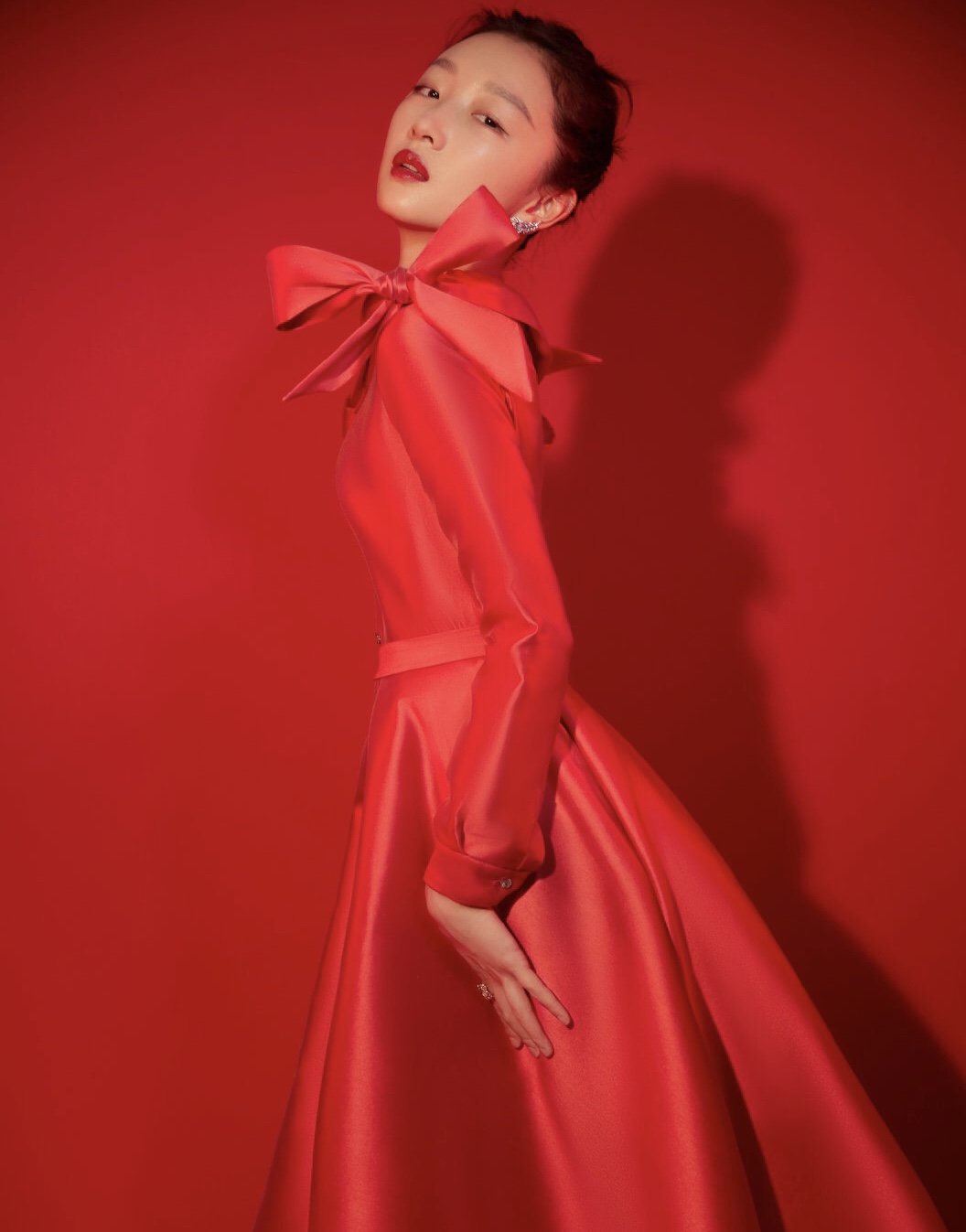 牛年春晚,"谋家班"的"谋女郎"赢了,倪妮,周冬雨,刘浩存同台献技.