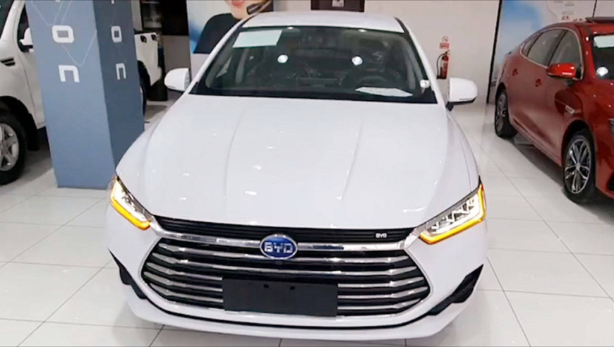 2021款比亚迪秦pro到店实拍,有这霸气颜值和内饰,买不买自己定